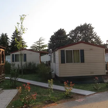Media Mobile Homes In Brioni Sunny פארק נופש פולה