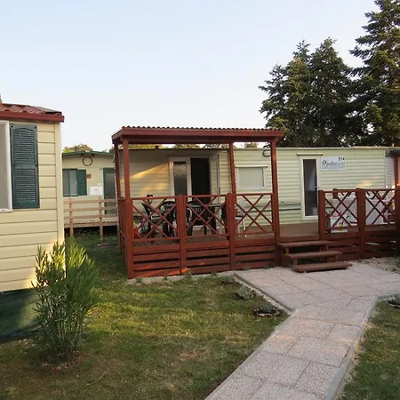 Media Mobile Homes In Brioni Sunny 2* פולה
