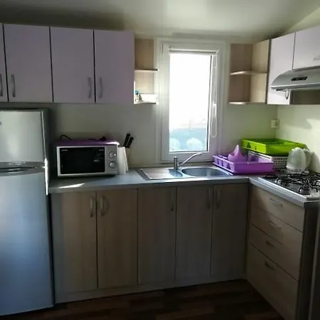 Media Mobile Homes In Brioni Sunny פארק נופש 2*