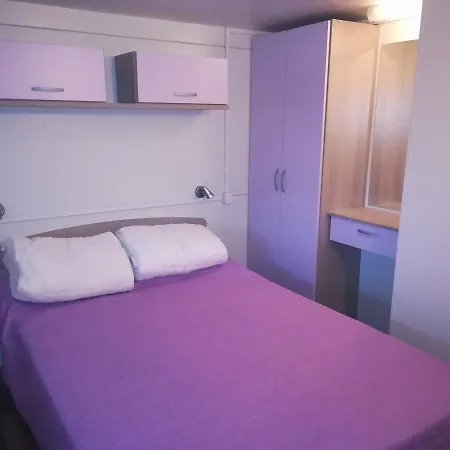 Media Mobile Homes In Brioni Sunny פארק נופש 2*