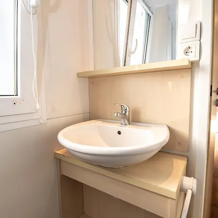 Media Mobile Homes In Brioni Sunny פארק נופש