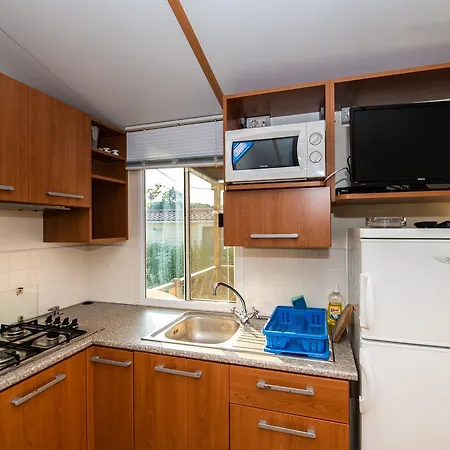 פארק נופש Media Mobile Homes In Brioni Sunny פולה