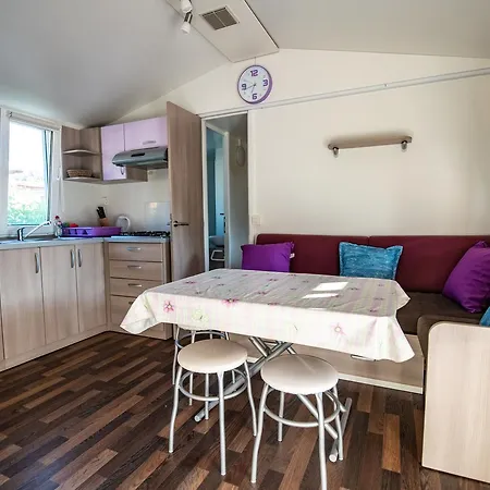 Media Mobile Homes In Brioni Sunny פולה