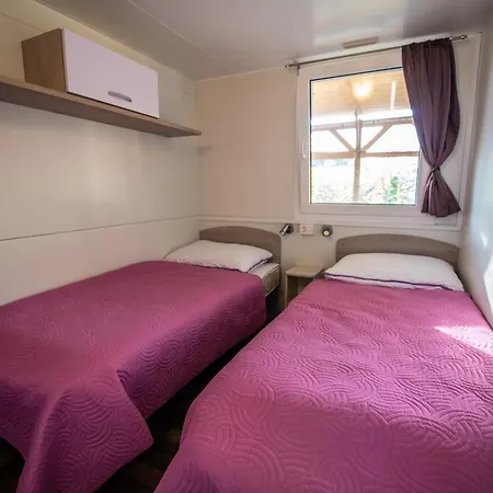 Media Mobile Homes In Brioni Sunny 2* פולה