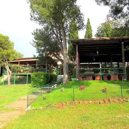 Üdülőpark Media Mobile Homes In Brioni Sunny