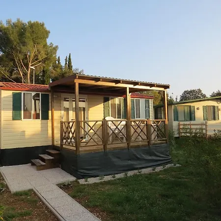 Media Mobile Homes In Brioni Sunny Üdülőpark 2*