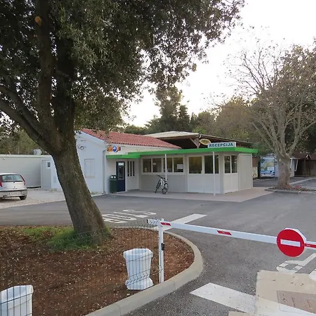 Media Mobile Homes In Brioni Sunny Holiday park Pula