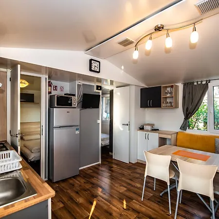 Parque de vacaciones Media Mobile Homes In Brioni Sunny