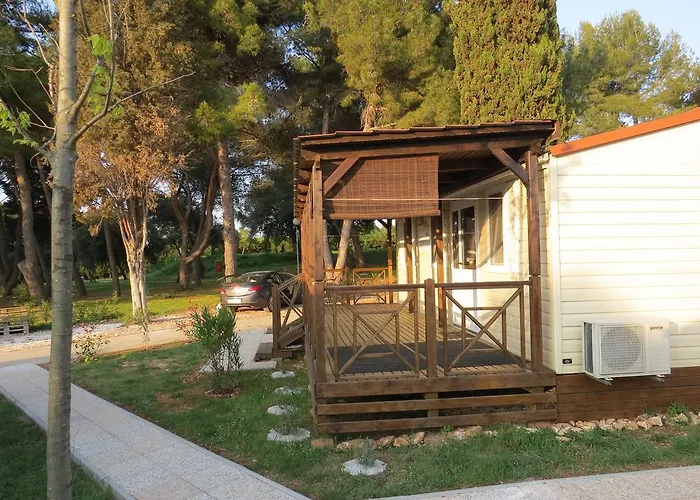 Parque de vacaciones Media Mobile Homes In Brioni Sunny