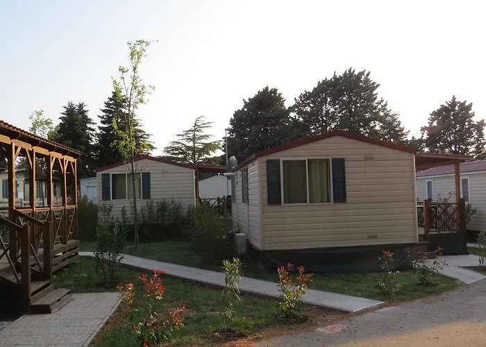 Media Mobile Homes In Brioni Sunny База відпочинку Пула