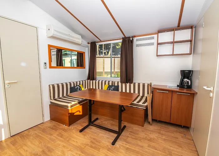 Media Mobile Homes In Brioni Sunny База відпочинку