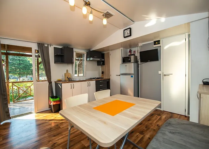 Media Mobile Homes In Brioni Sunny Holiday park 2*