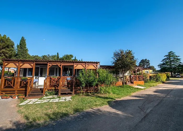Media Mobile Homes In Brioni Sunny База відпочинку Пула