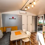 منتزه العطل Media Mobile Homes In Brioni Sunny 2*